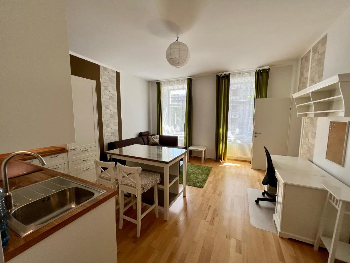 Cozy 2-Room Apartment Відень Екстер'єр фото